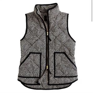 -J CREW- houndstooth zip puffer vest